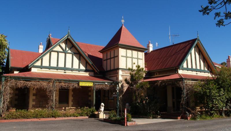 The Lodge Outback Motel Broken Hill Exterior foto